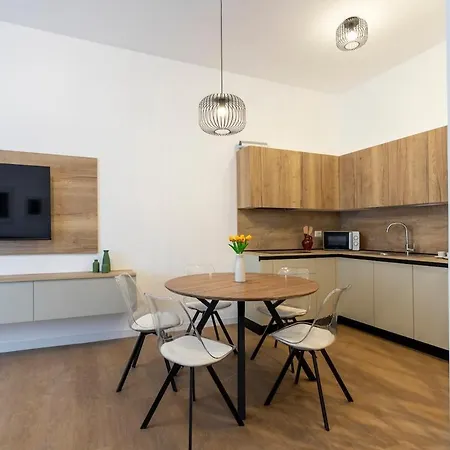 Apartament Vatican & Prati 10 Min - 2 - 3 Work Desks